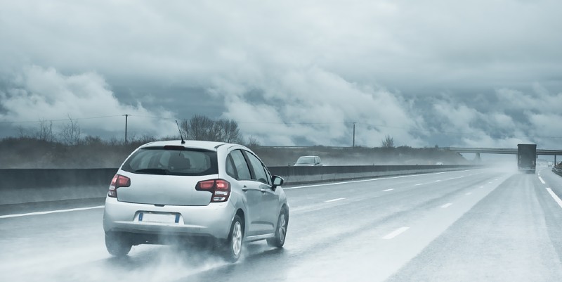 Que faire en cas d'orage sur l'autoroute ?