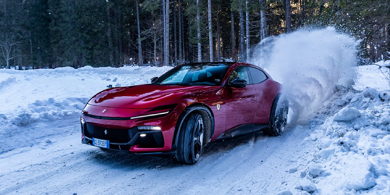 Ferrari Purosangue : SUV dans la neige