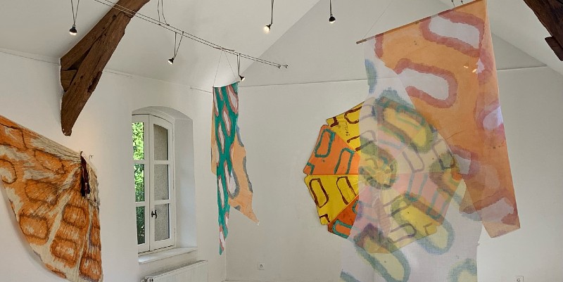 Claude Viallat exposé à la maison Aragon