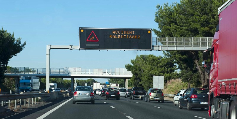 Accident sur autoroute : que faire ?