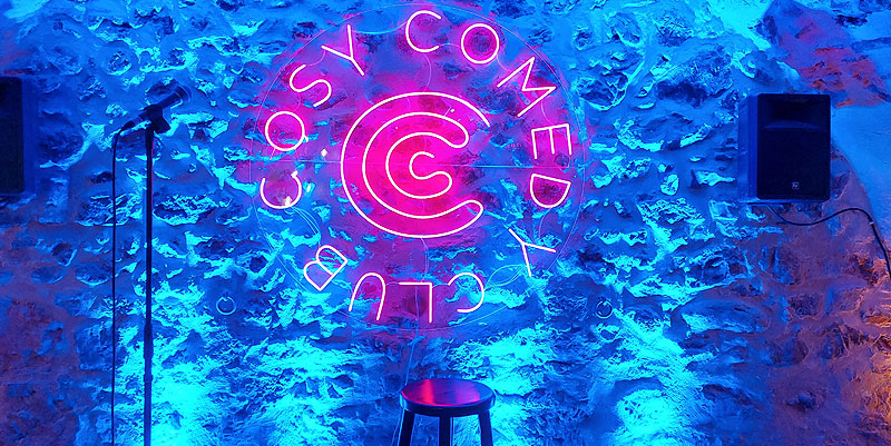 Cosy Comedy Club, haut-lieu du stand-up à Antibes