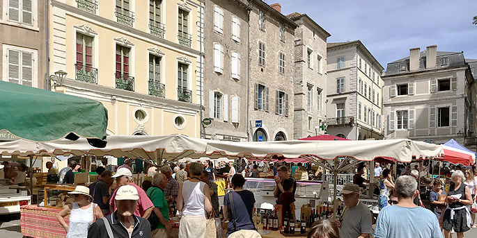 illustration de Le marché de Cahors dans le Lot