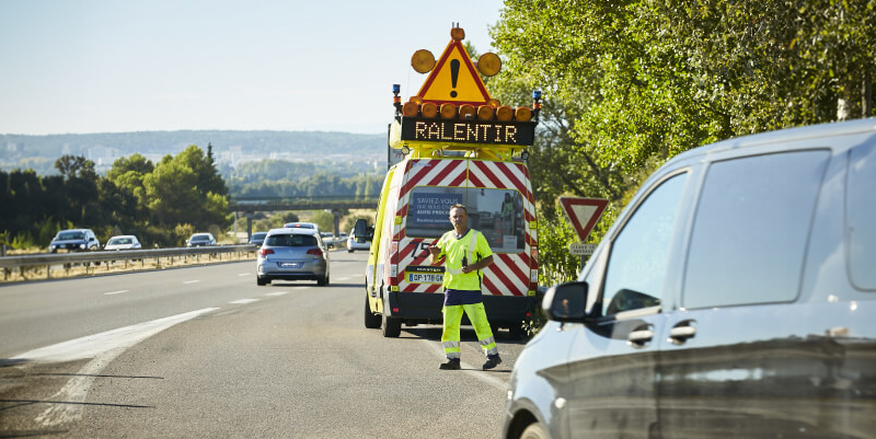 illustration de Protégeons les hommes et femmes en jaune