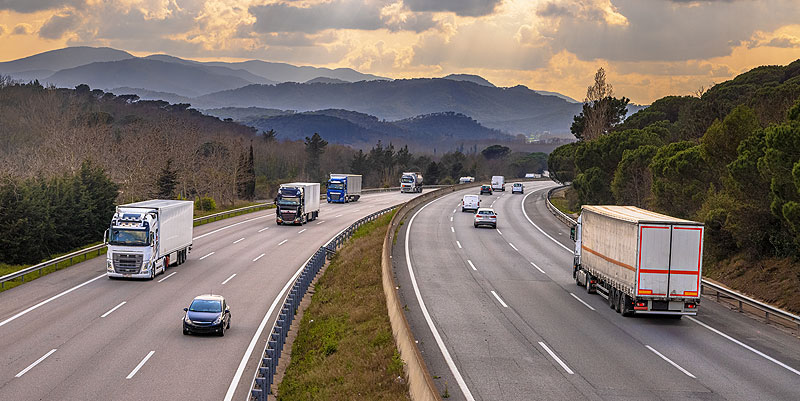 Manifestations sur l'autoroute AP7 en Espagne : l'autoroute A9 fermée en France
