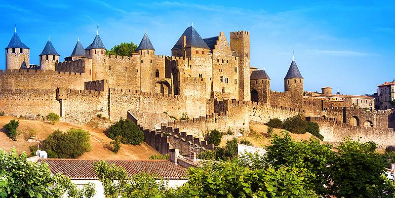 La cité de Carcassonne, son château et ses remparts