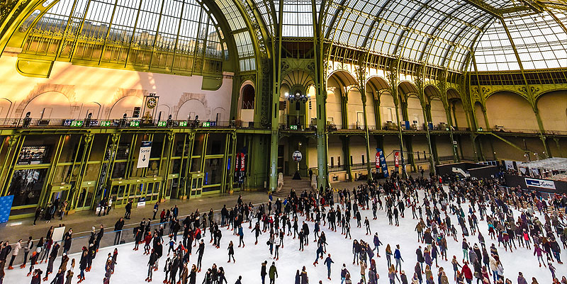 Le Grand Palais à Paris accueille la plus grande patinoire indoor du monde
