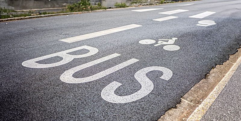 illustration de Les vélos peuvent-ils rouler dans les voies dédiées aux bus ?