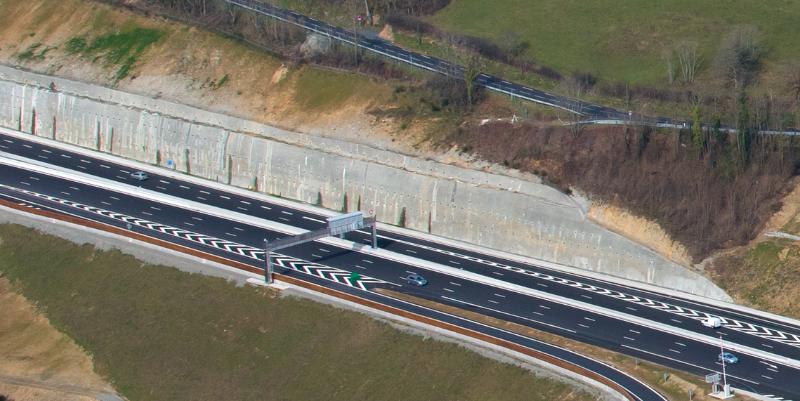 illustration de Stabiliser l'autoroutes grâce à des murs
