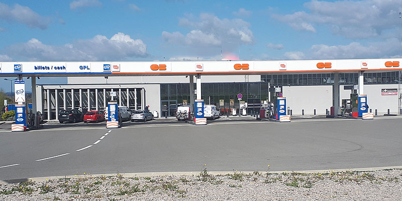 Les stations-services de l'autoroute