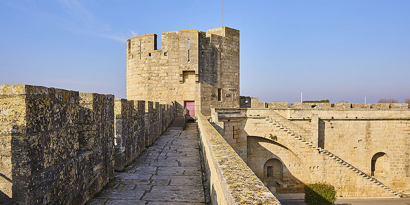 Aigues-Mortes, ses remparts et sa Tour de Constance