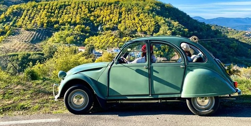 illustration de Escapade en 2cv sur la Côte d’azur 