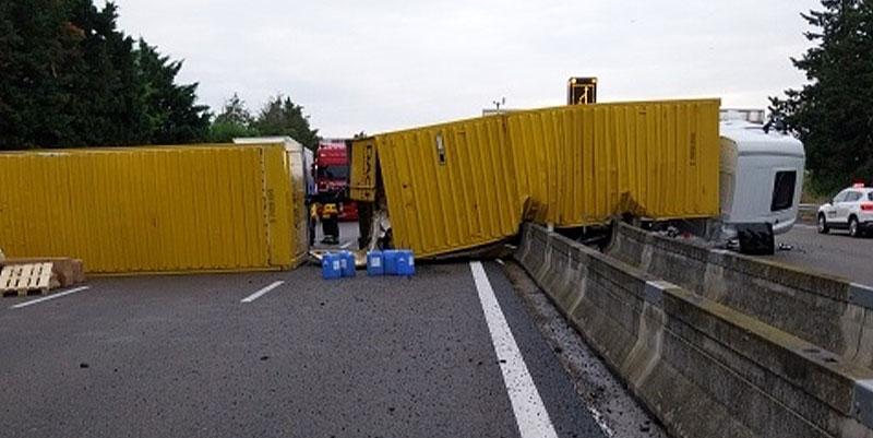 Camion couché sur les voies au nord de Valence : autoroute A7 coupée direction Marseille