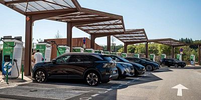 Faites la pause électrique : pourquoi il faut toujours garder une solution de recharge de secours ?