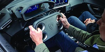 Hypersquare : le volant carré qui prépare la révolution chez Peugeot
