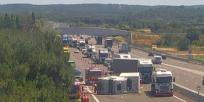 Accident sur l’A7 à Salon : bretelle A54/A7 coupée direction Lyon après le renversement d’un camion