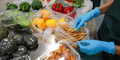 Eau, fruits, légumes : le plastique toujours dominant en supermarché 
