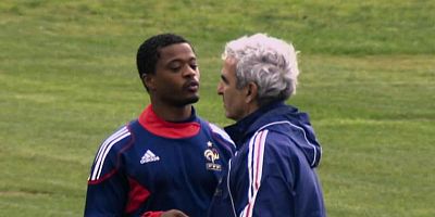 "Le bus, les Bleus en grève" : retour sur un été qui a fait dérailler le foot français