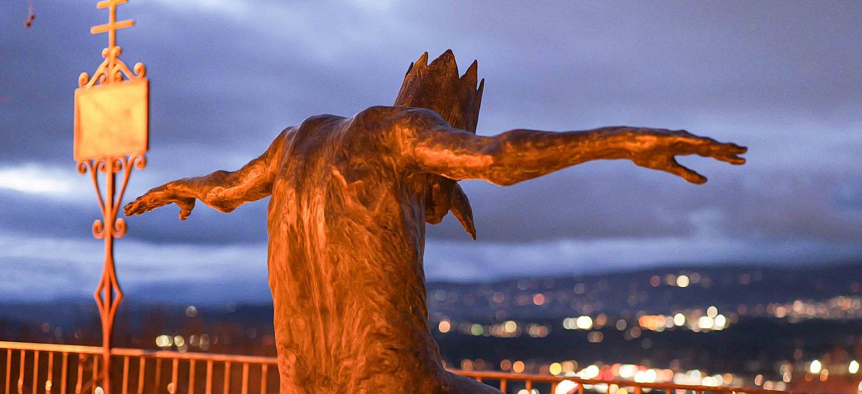 Mougins Monumental : Beth Carter entre mythe et mélancolie