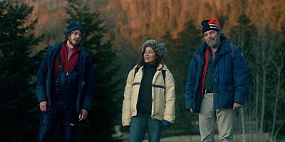 Blanche Gardin au milieu Philippe Katerine à droite dans le film 