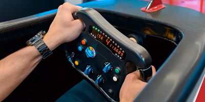 Piloter une Formule 1 presque pour de vrai, c'est possible, à Lézignan-Corbières.